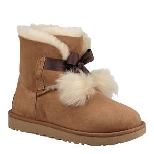 UGG Gita Pom Pom Chestnut Boot Sz 9 1015817 NEW